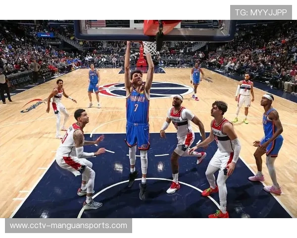 霍姆格伦投篮与持球三分助力雷霆进攻提升